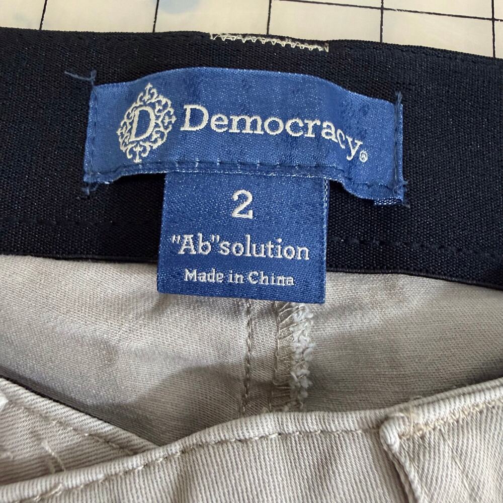 Democracy Ab Solution Khaki Tan Bermuda Shorts Jeans fit roll cuffs - Picture 12 of 16